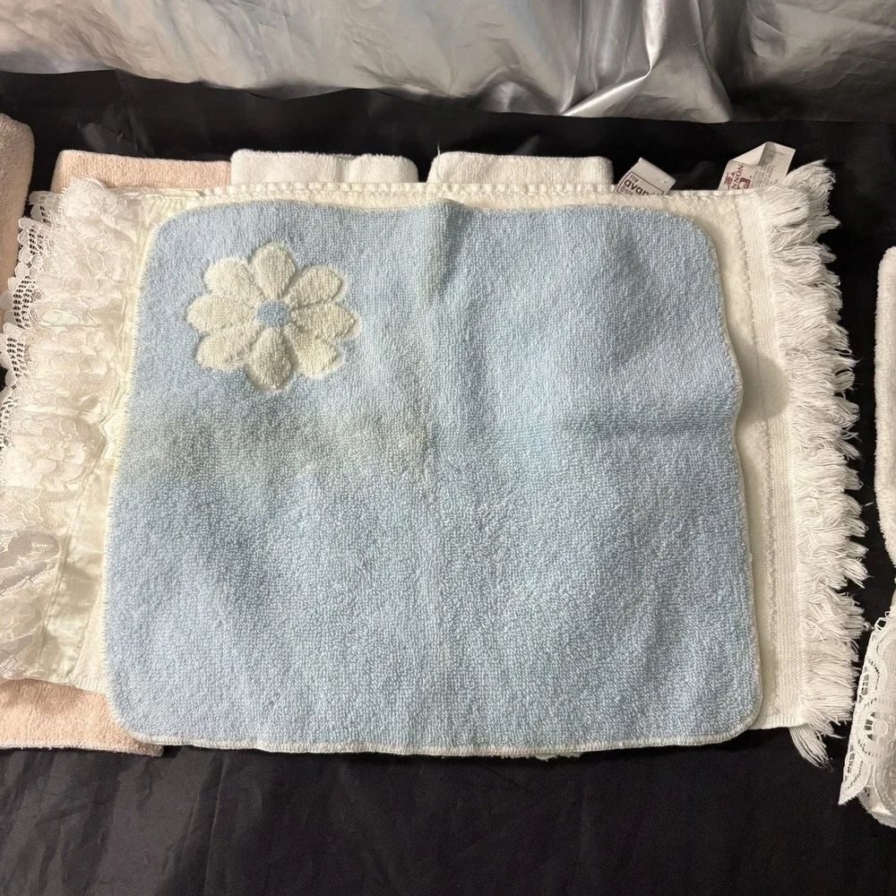 Lot of 9 Vintage 1970s Martex Cannon‎ Avanti Hand Towels Wash Clothes Pink White